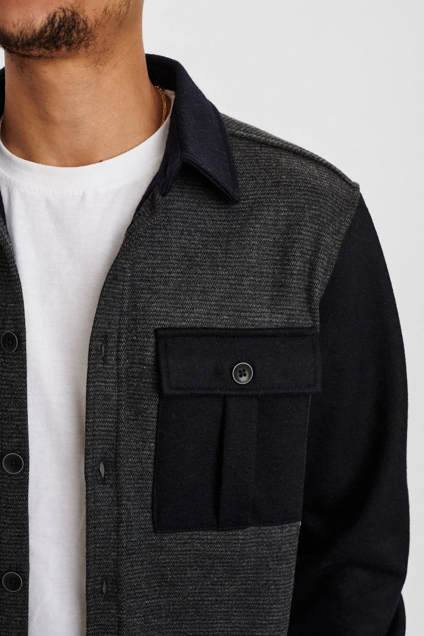 AKHAURO WOOL OVERSHIRT - Caviar