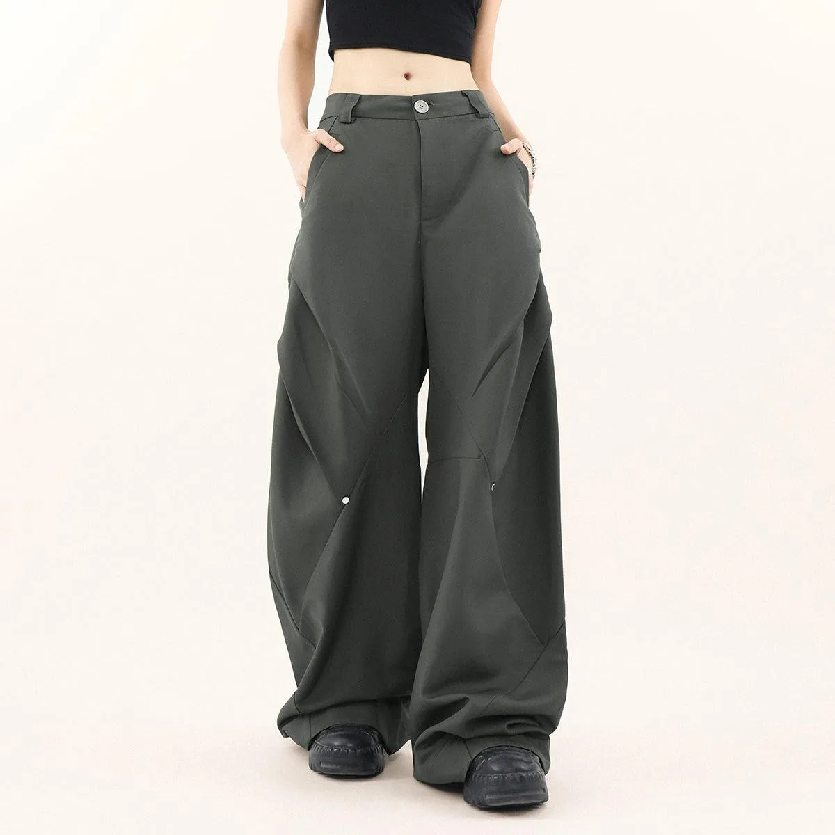 Button Pleated Loose Trousers