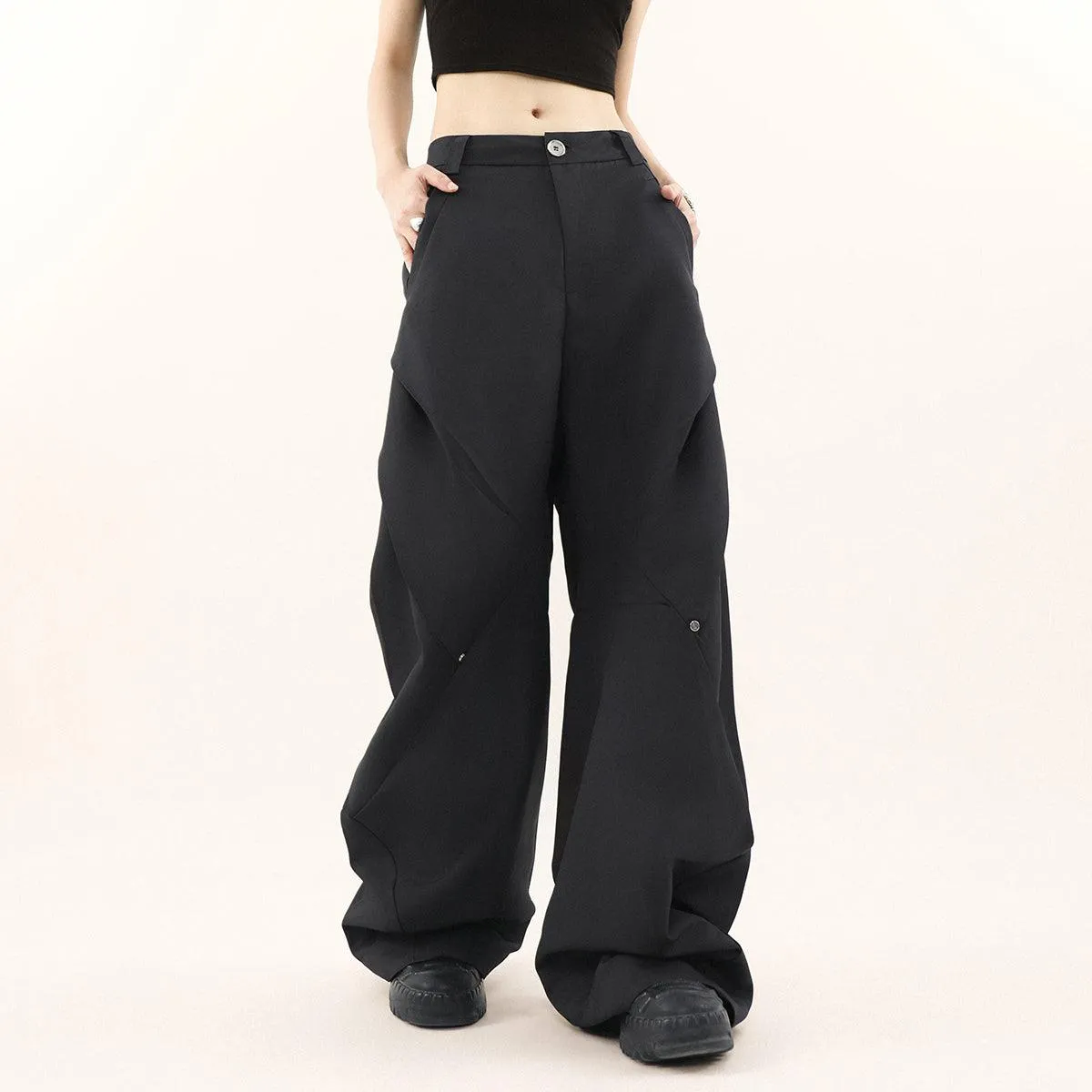 Button Pleated Loose Trousers