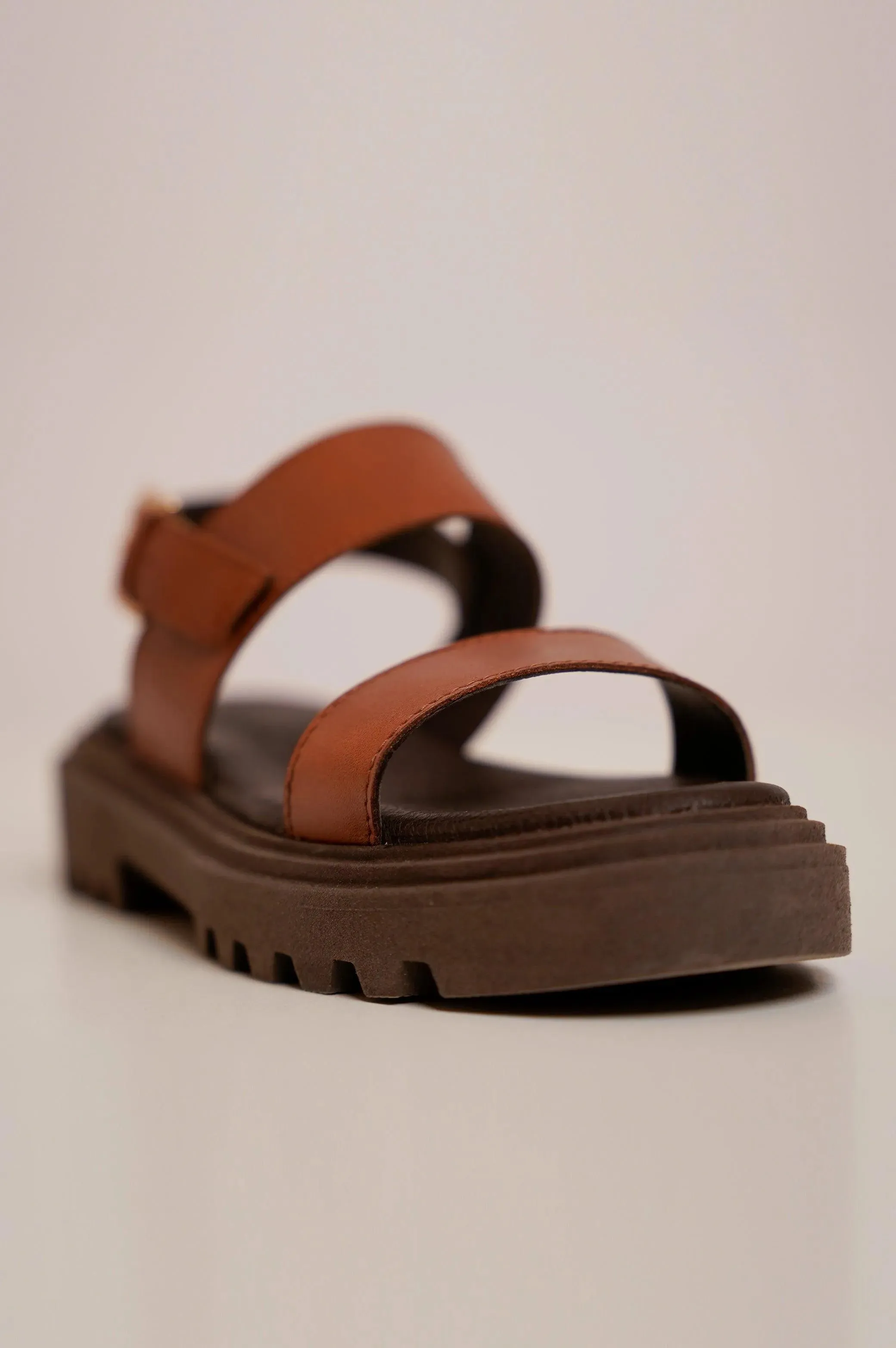 CHUNKY LEATHER SANDALS