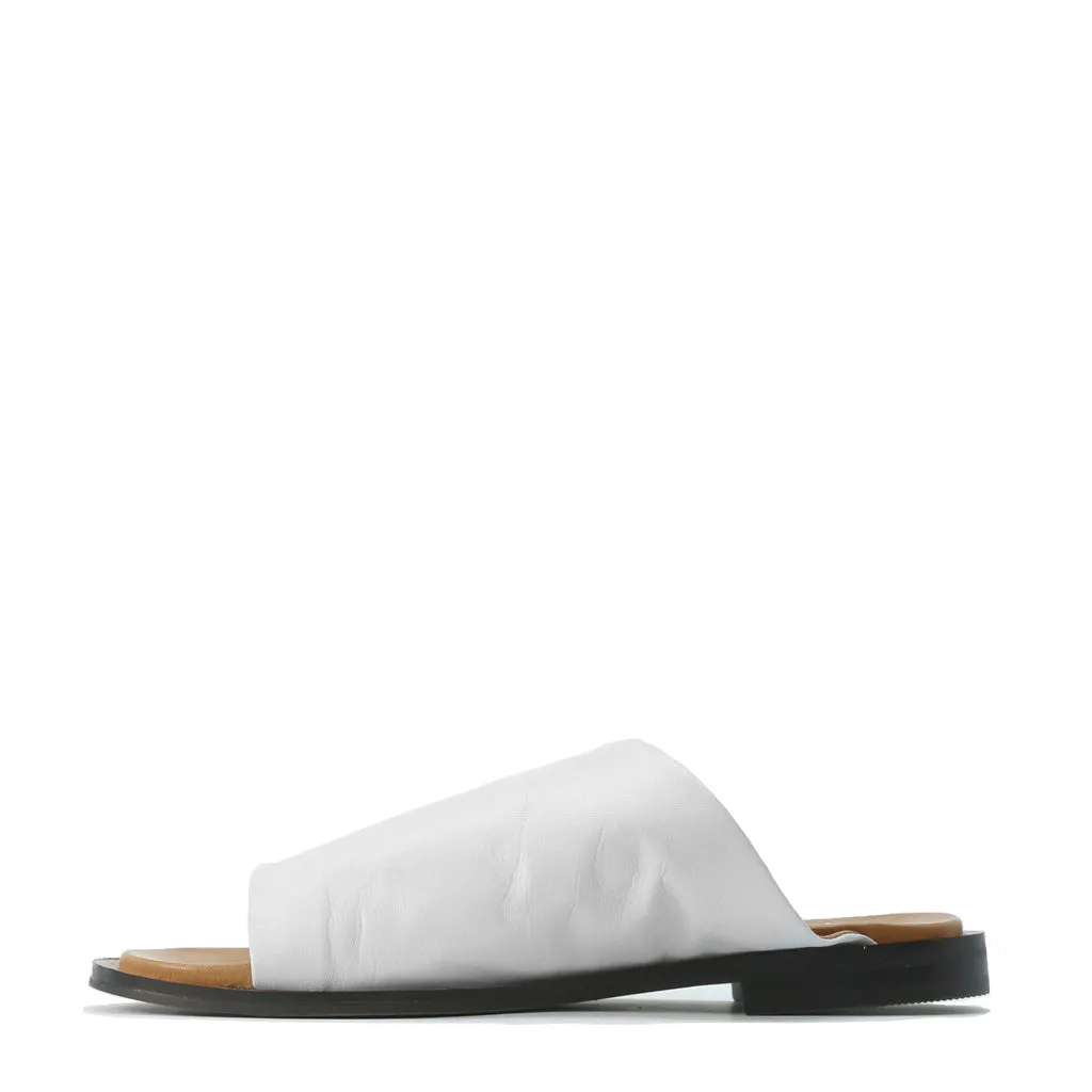 Guppy Leather Slides