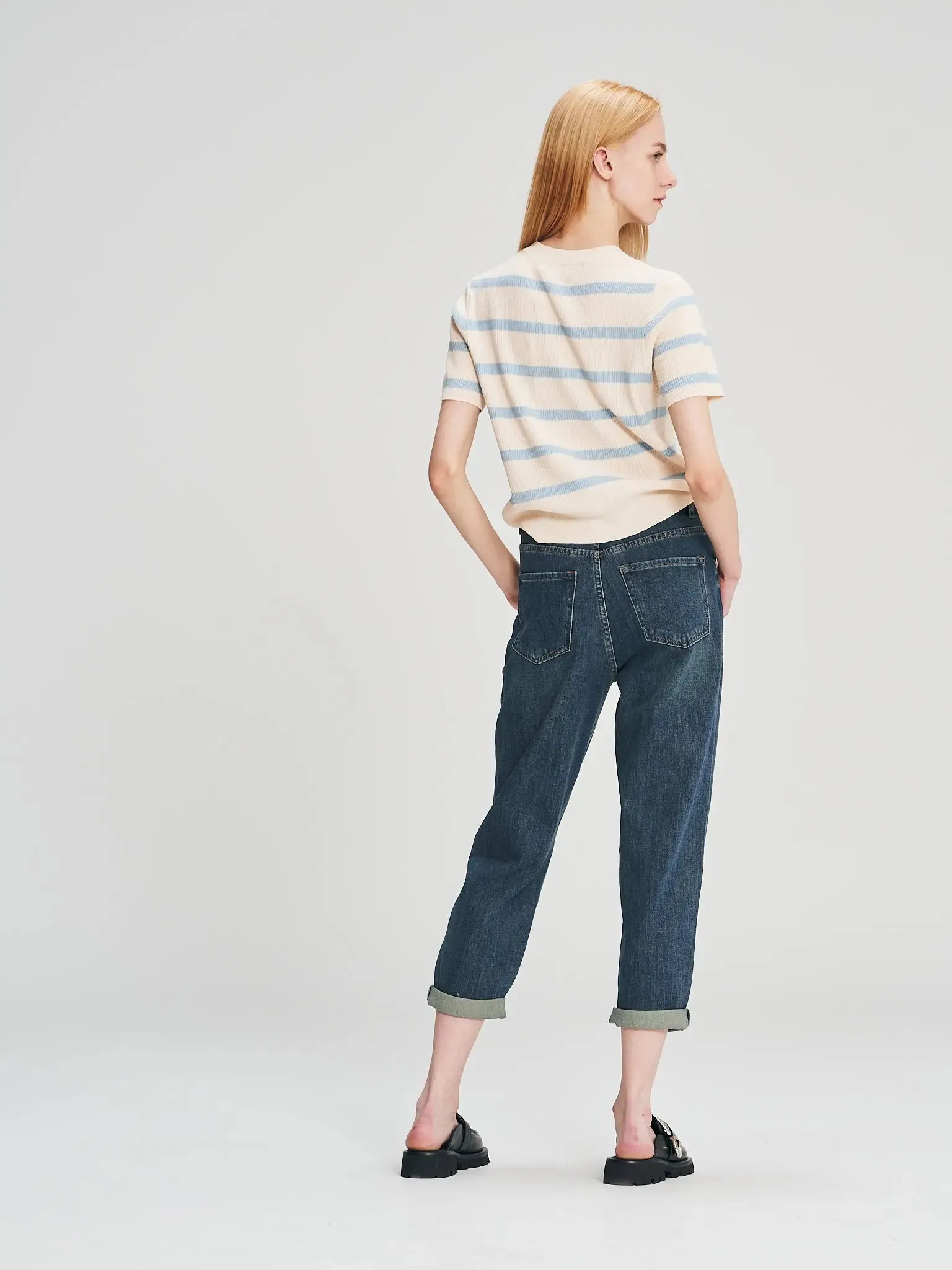 HZ8657 Straight Leg Denim Jeans