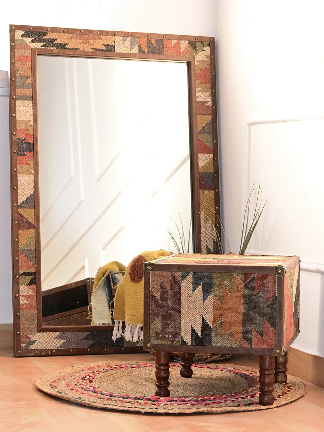 KIAAN  - KILIM & LEATHER OTTOMAN