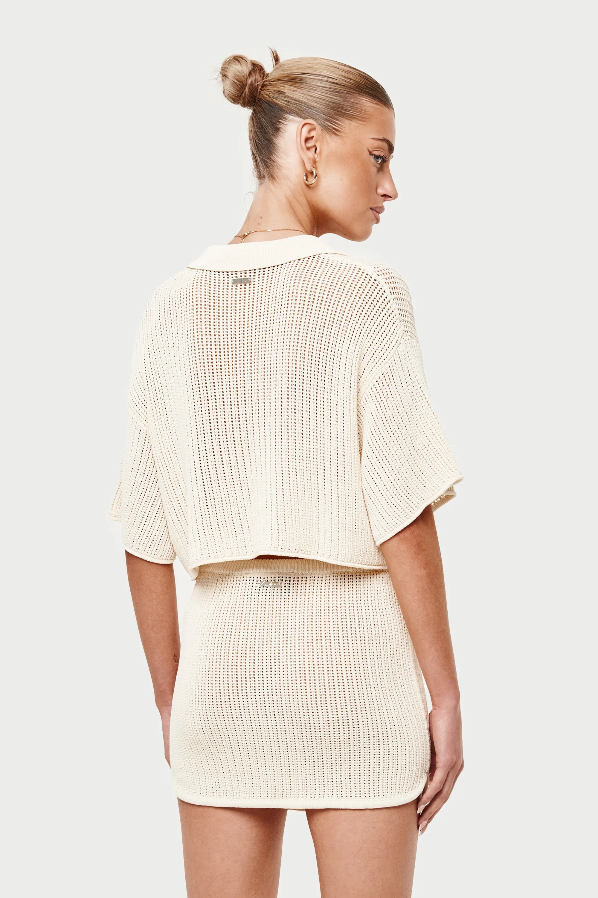 KNITTED CROPPED RESORT SHIRT - OFF WHITE