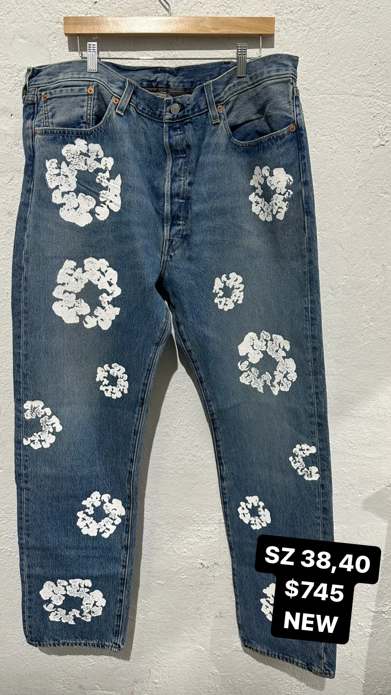 NEW Denim Tears x Levis Wreath Jeans - Blue/White