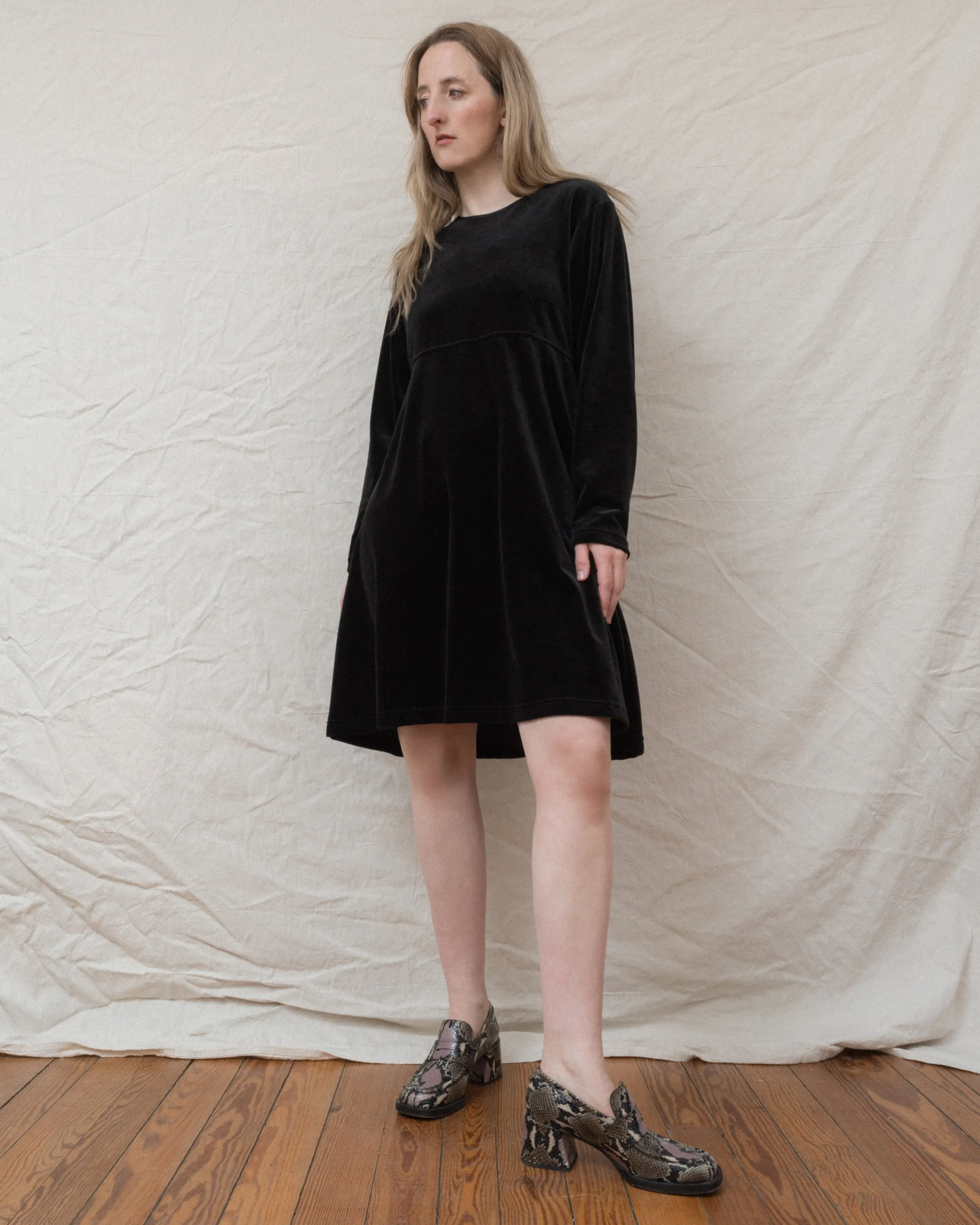 Vintage Black Velvet Dress (S-L)