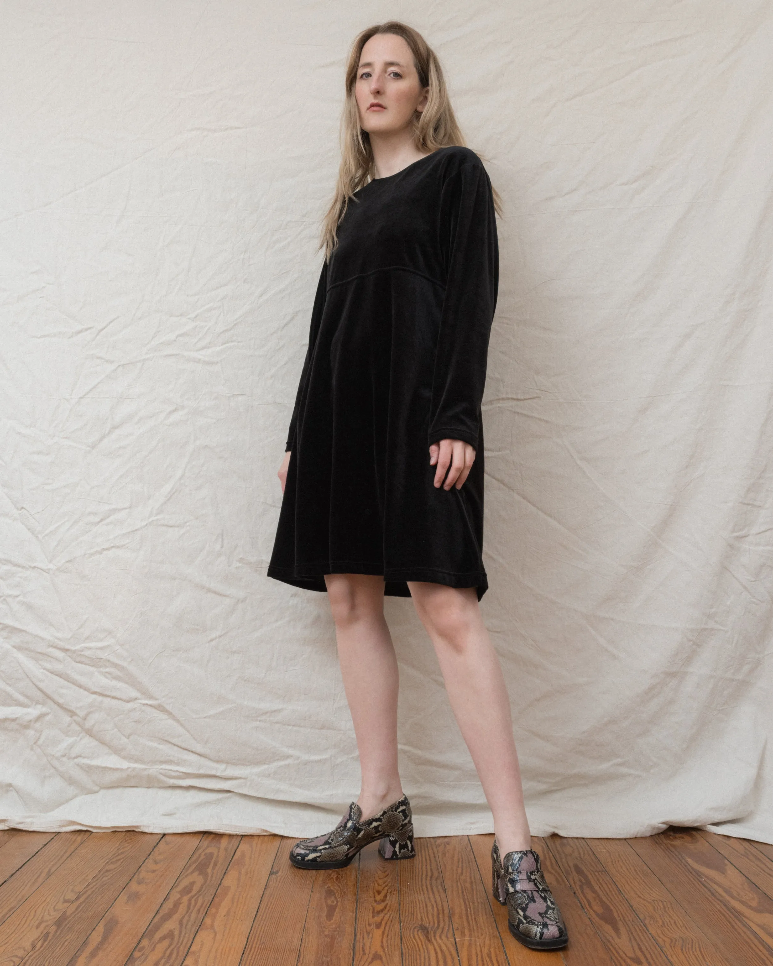 Vintage Black Velvet Dress (S-L)